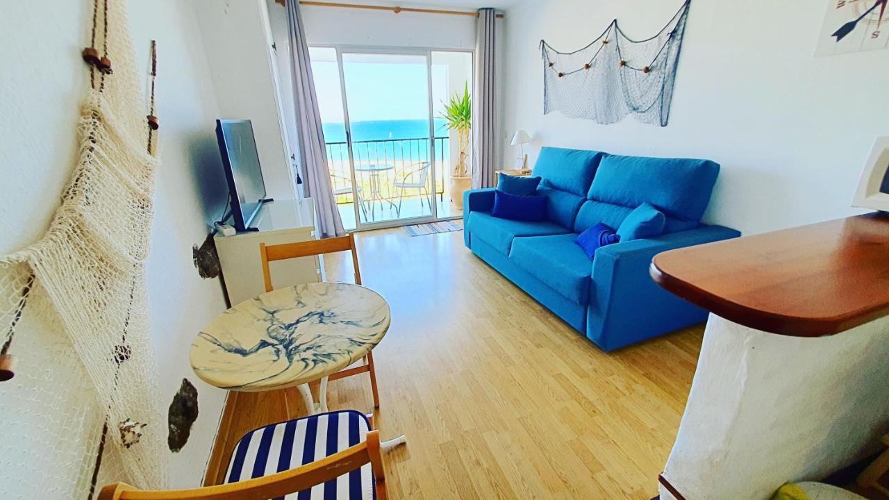 Cozy Beach-Front Studio With Amazing Sea View Эмпуриабрава Экстерьер фото